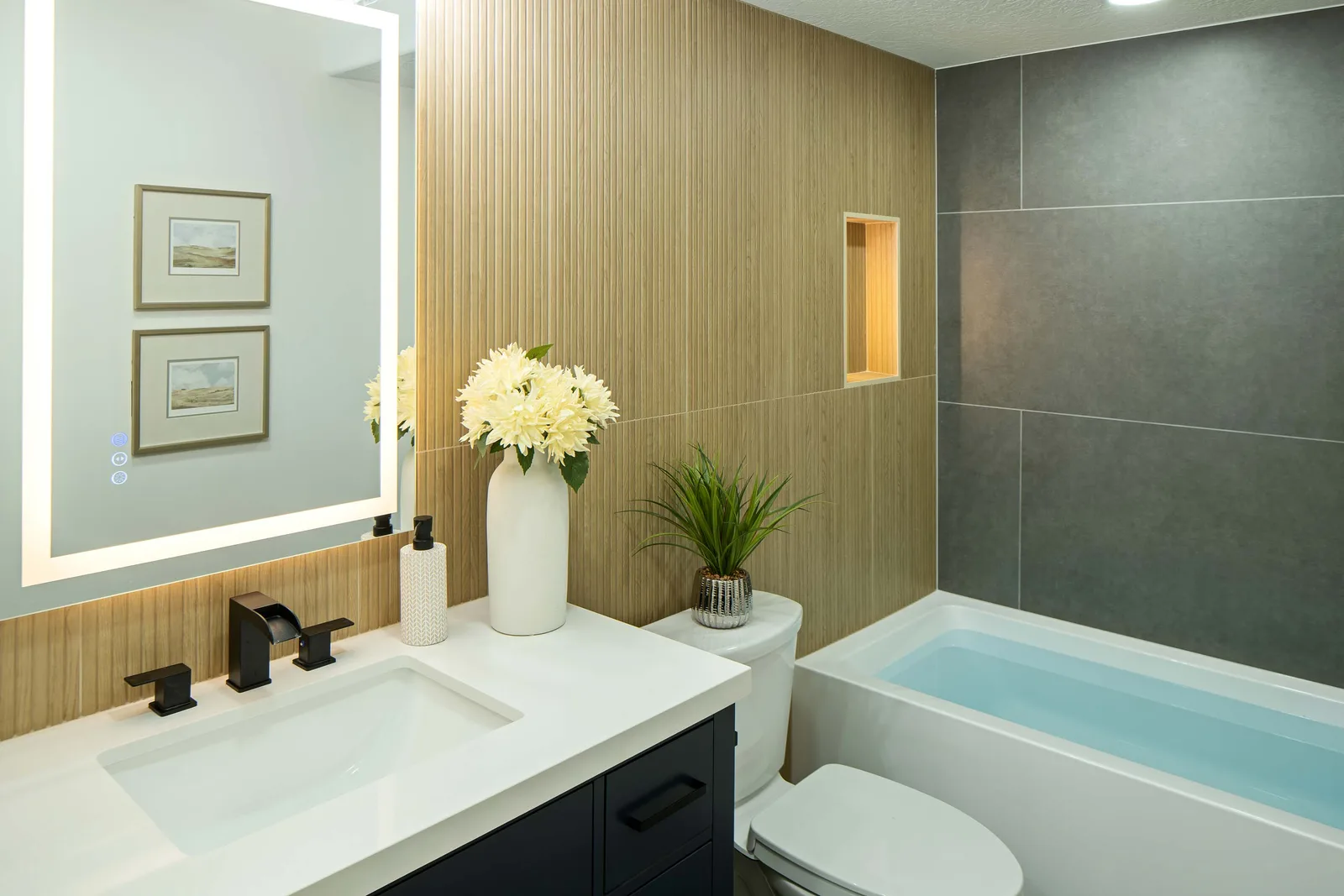Fluted wood, gray tile tub