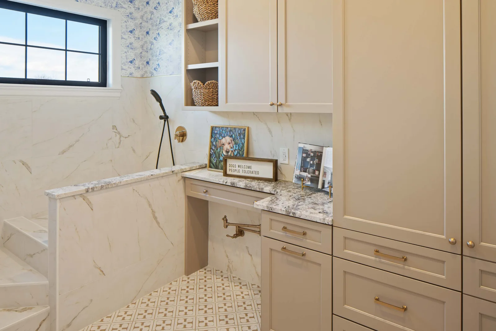 Marble dog-wash station