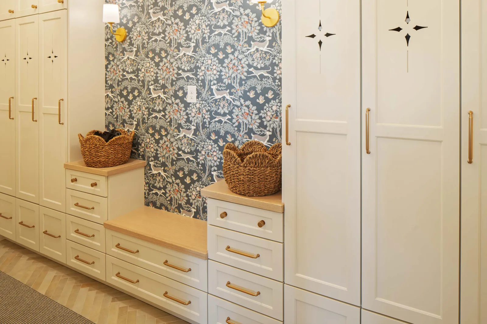 Star-cut mudroom lockers