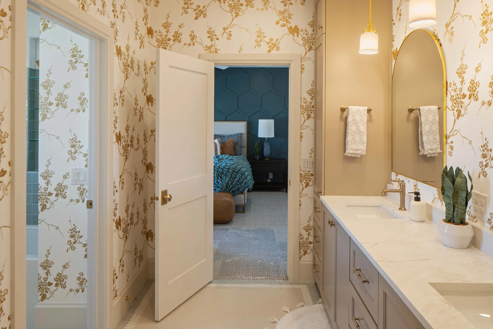 Gold-floral wall jack-and-jill
