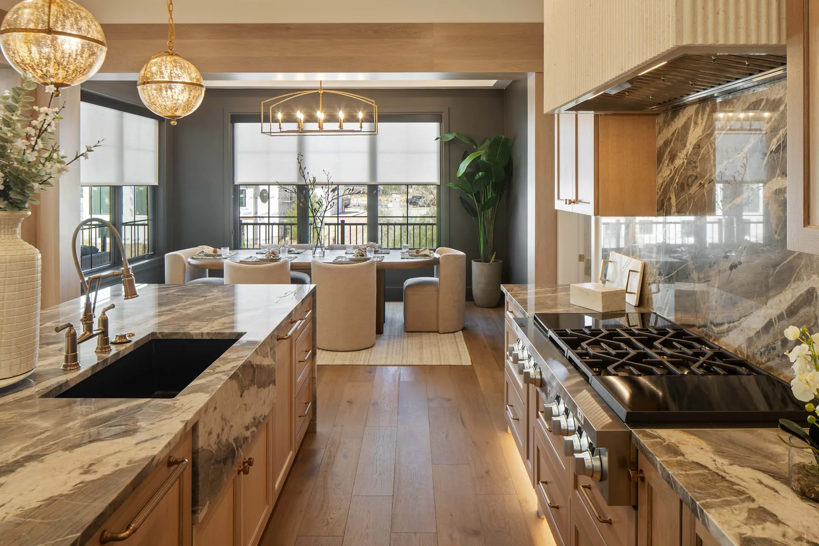 Range and breakfast nook