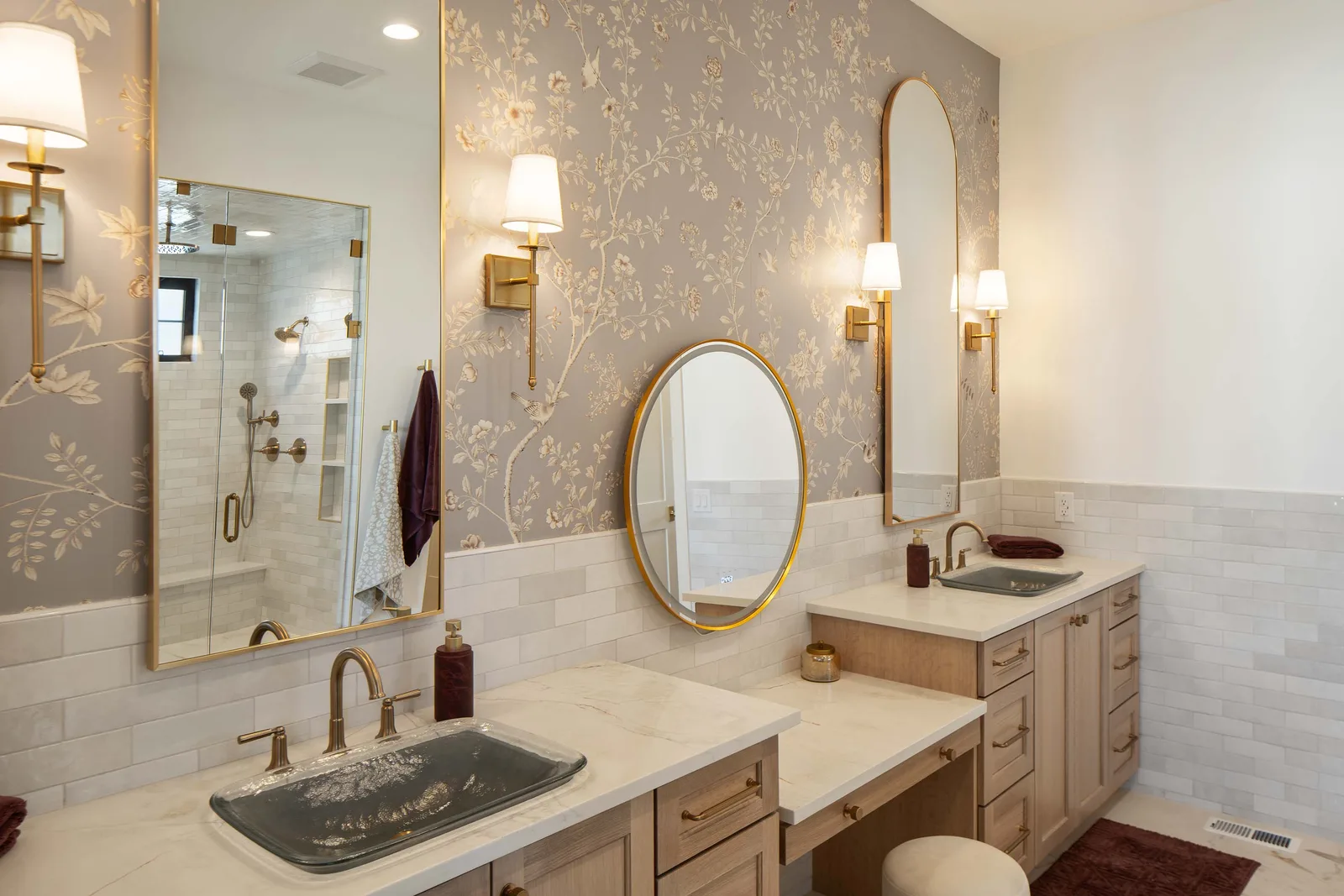 Chinoiserie primary bath