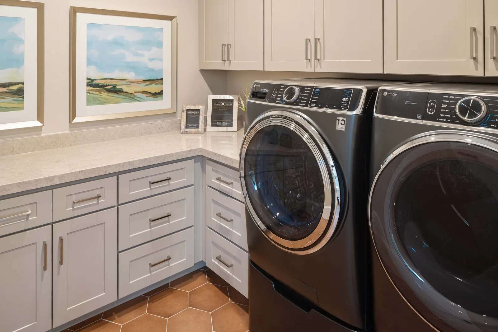 Terracotta-tile laundry