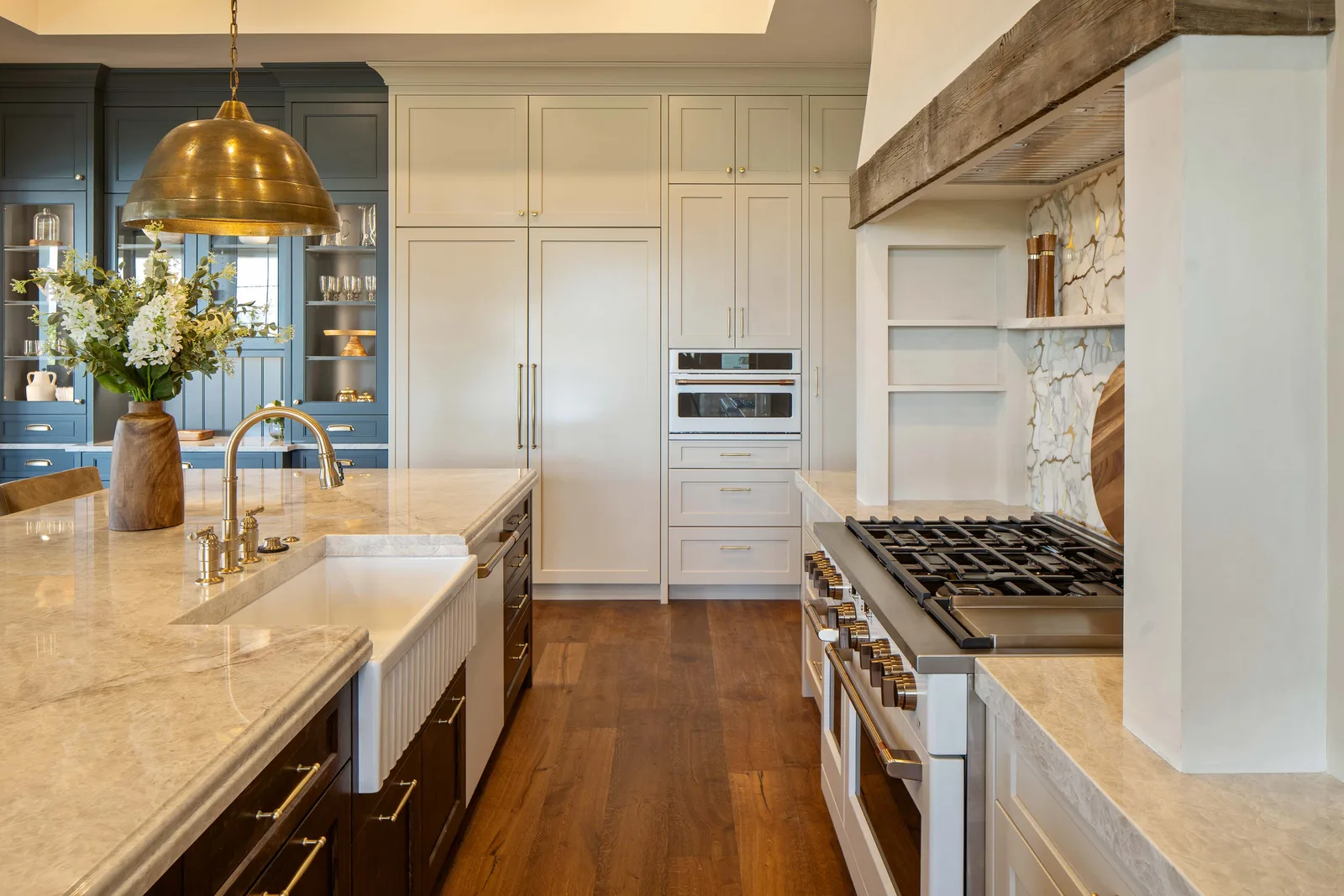 Kitchen & range