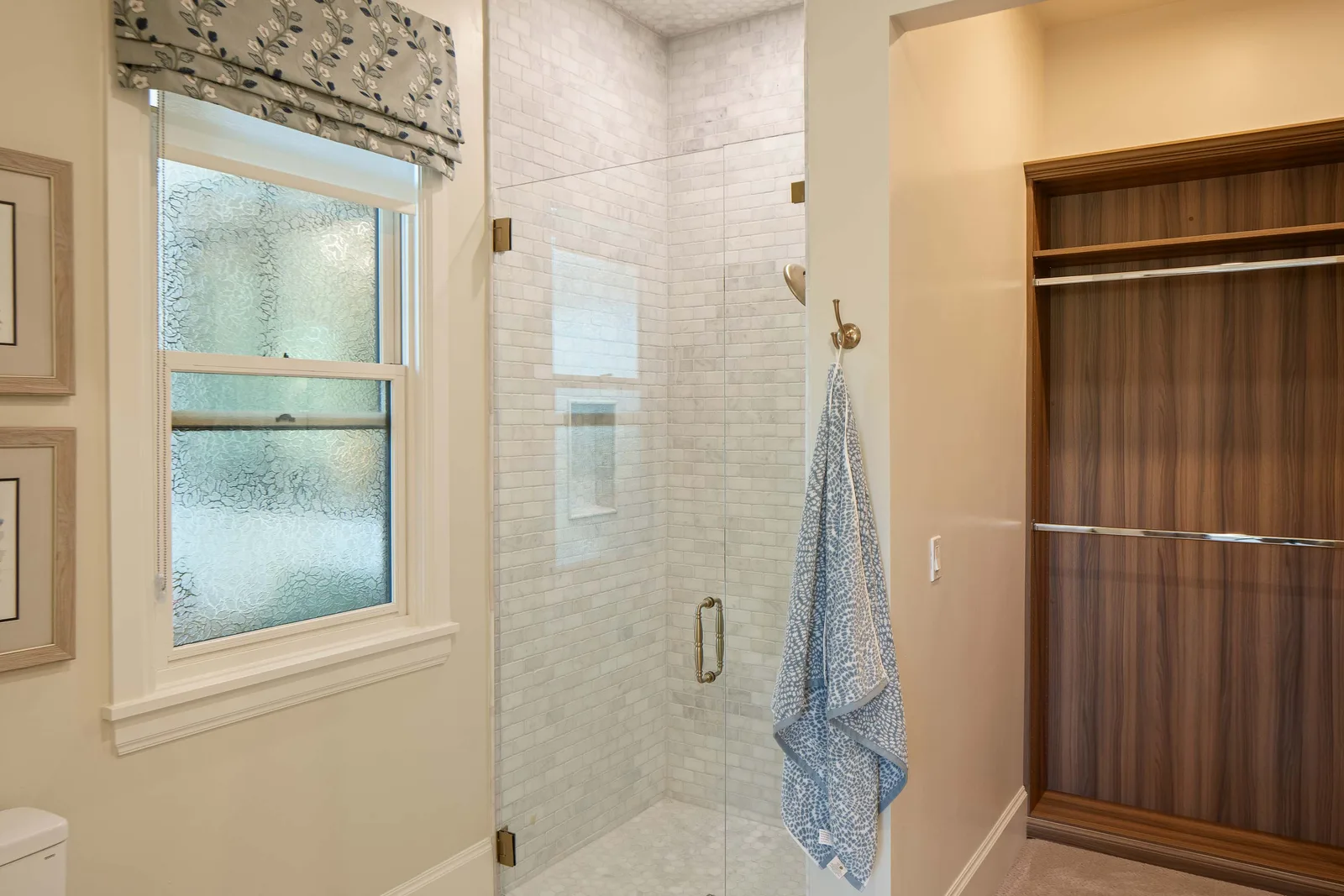 Marble shower and closet